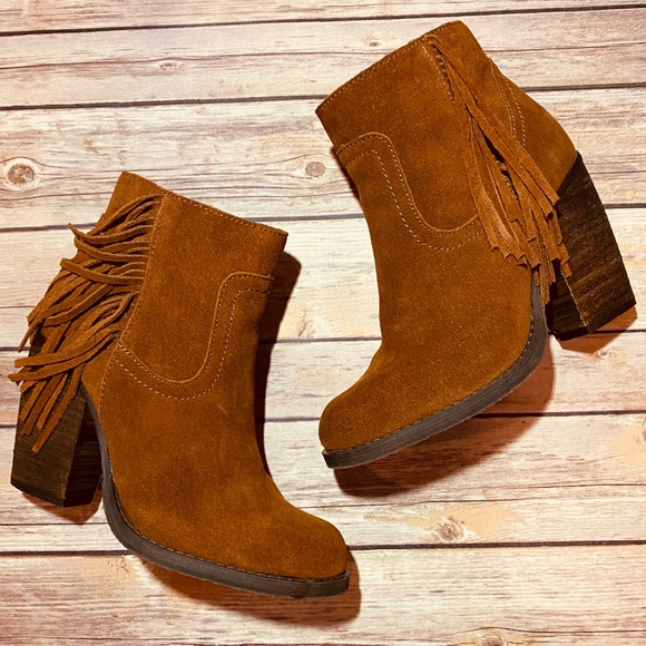 𝐒𝐁𝐈𝐂𝐂𝐀 Fringe Ankle Bootie - Picture 1 of 8
